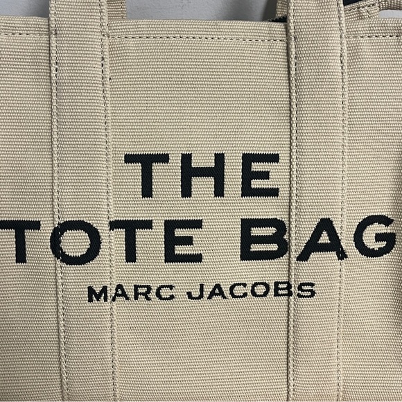Marc Jacobs The Tote Bag Jacquard Medium Warm Sand - Picture 2 of 13